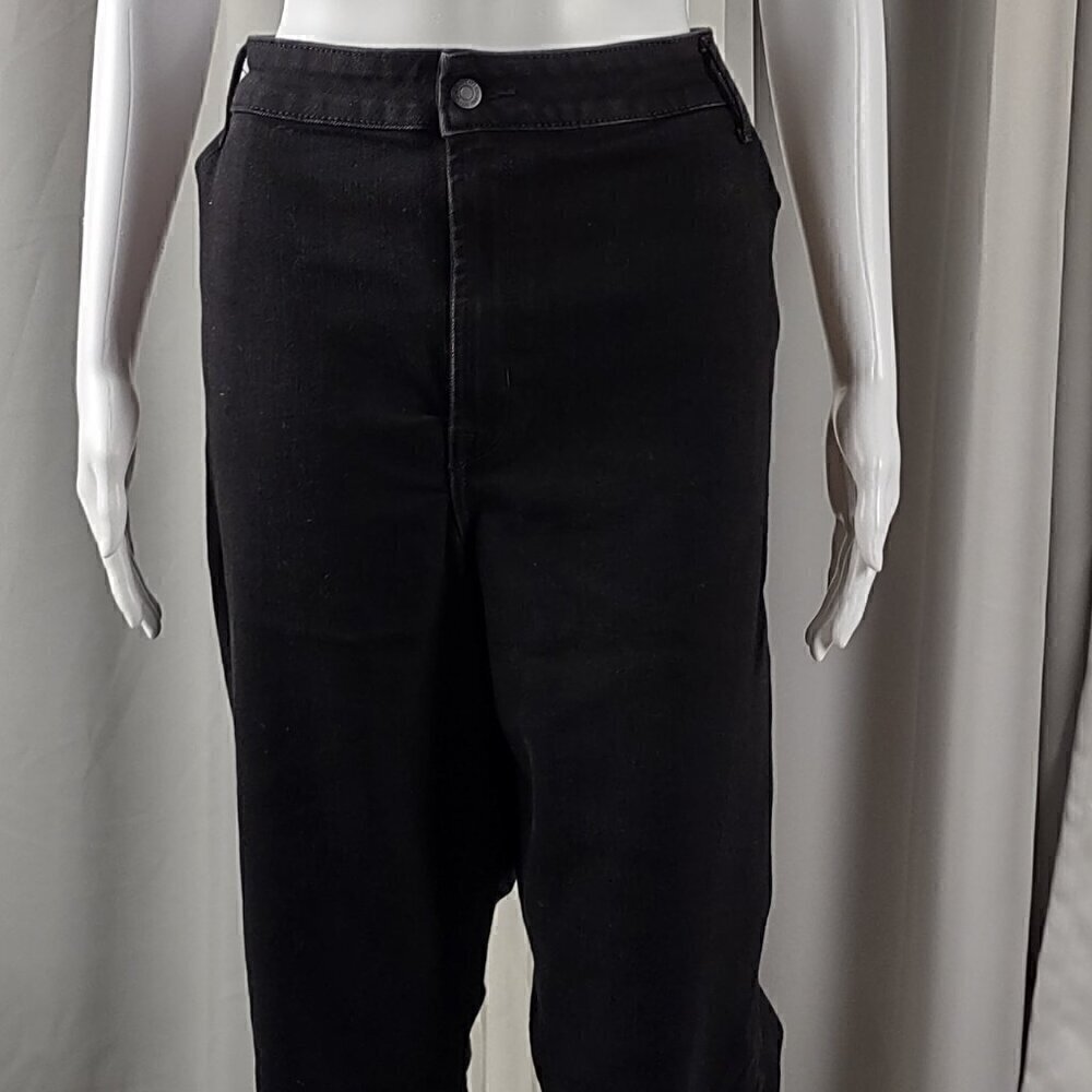 Old Navy Women's Cotton Blend Mid Rise Kicker Boot Cut Black Jeans Size 26 - Picture 2 of 10
